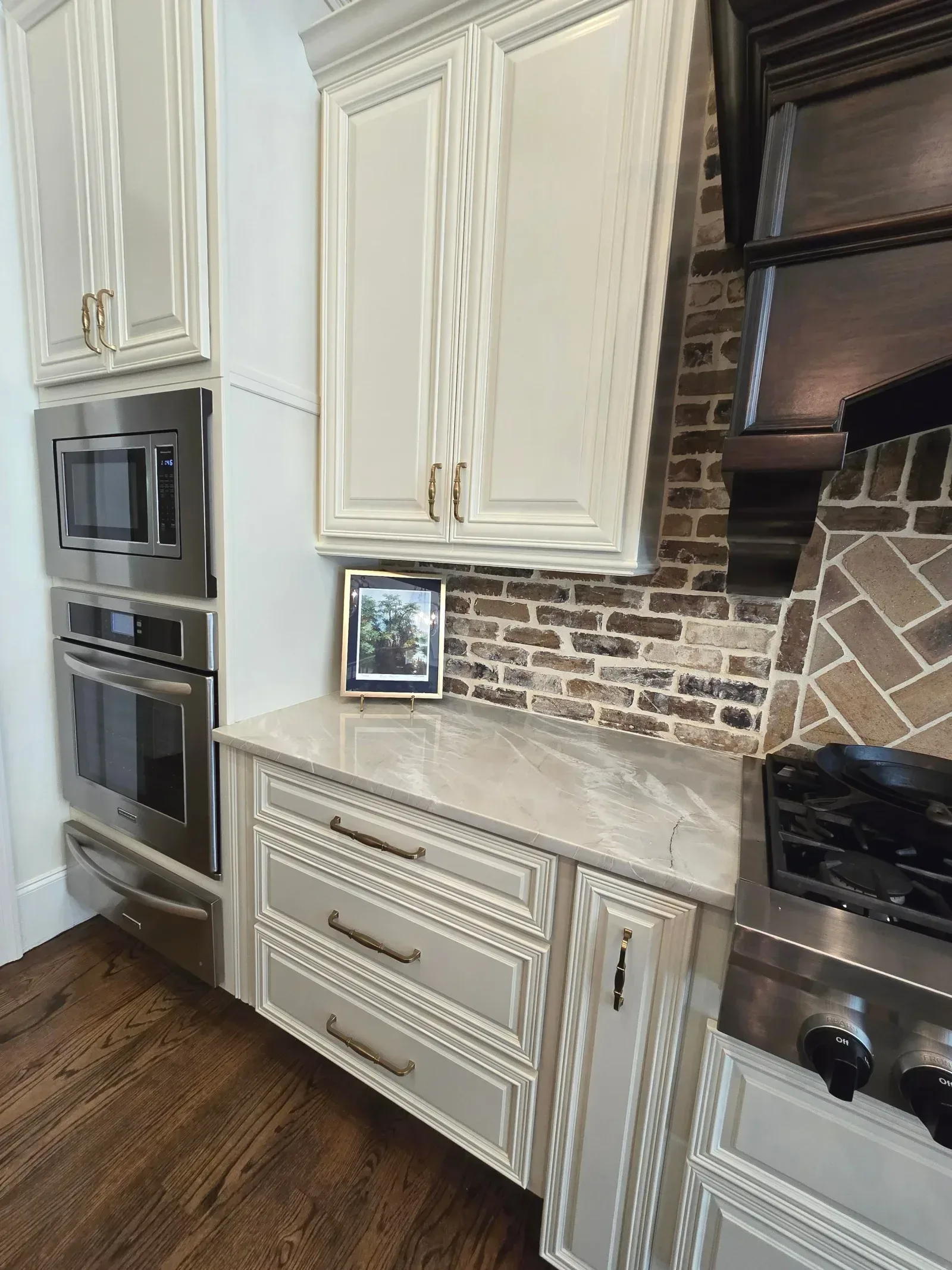 Mont Blanc Kitchen + Bar remodel photo 5